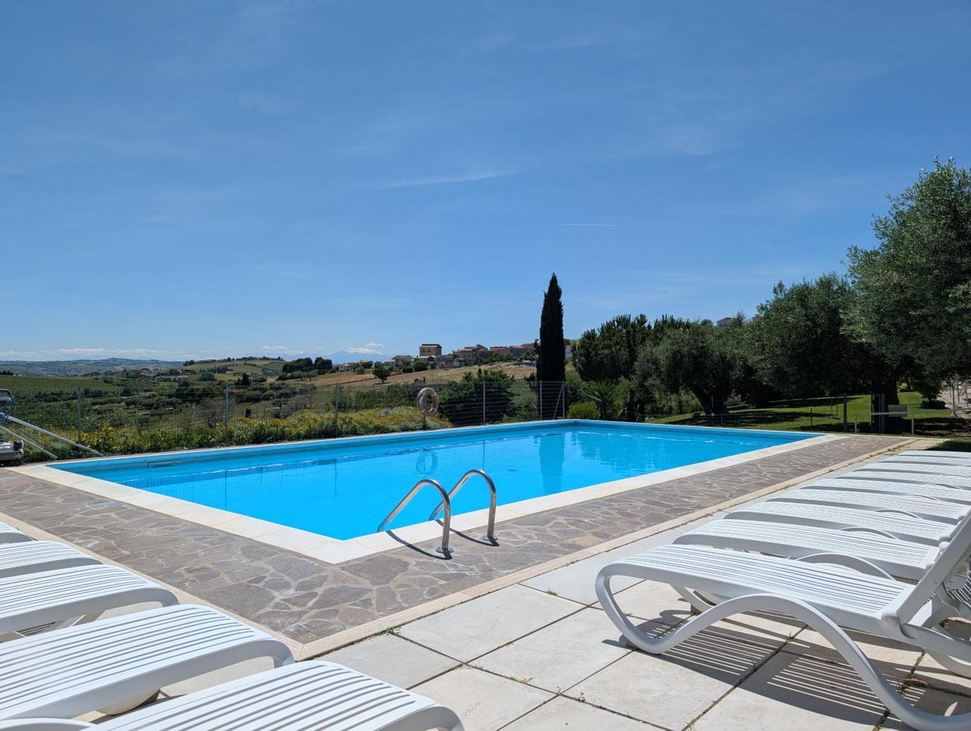 Al Sole Farm stay Loreto